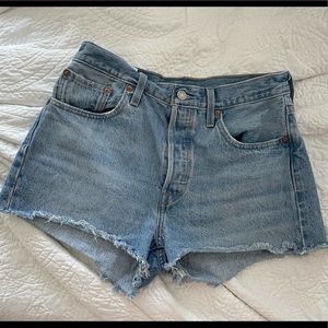 Levi’s 501 women’s denim shorts size 29